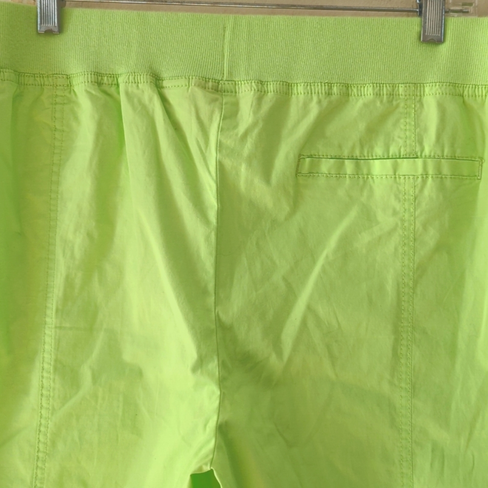Chico's Monette Neon Green Appleminit Crop Capri 16 - Picture 5 of 15